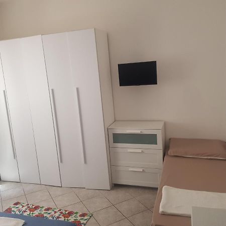 New House Appartement Follonica Buitenkant foto